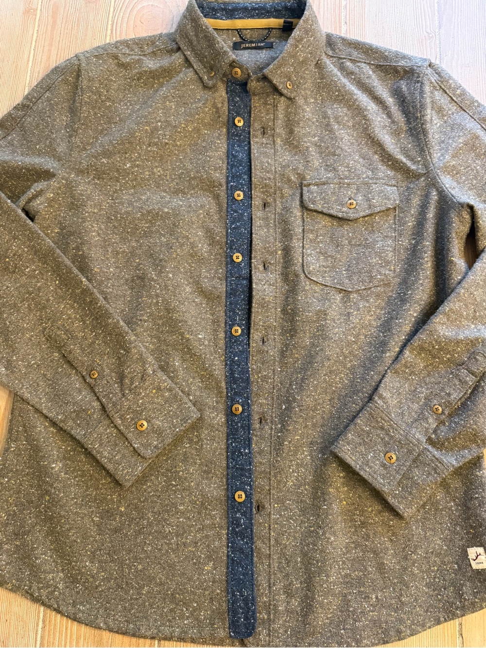 Jeremiah Men's Casual Button-Down Shirt brown speck print